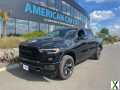 Photo dodge ram 1500 crew limited night edition box