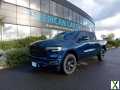 Photo dodge ram 1500 crew limited night edition box 2022