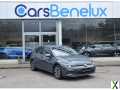 Photo volkswagen golf VIII 2.0 TDI Active DSG PACK HIVER ACC TRAVEL SIDE