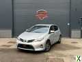 Photo toyota auris 1.8 VVT-i Hybrid HSD Lounge CVT Automatique Camera