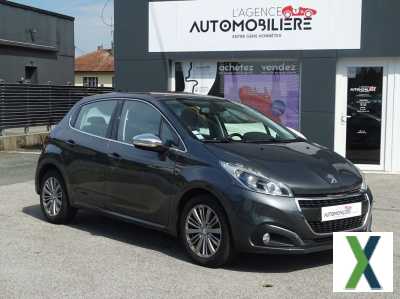 Photo peugeot e-208 1.2 PURETECH 110 ALLURE