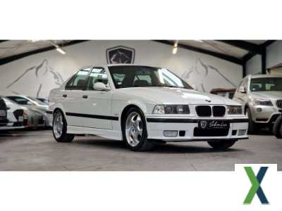 Photo bmw m3 M3 E36 3.2 6 CYLINDRES 321 S50B32 / BERLINE / BOI