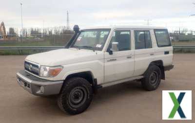 Photo toyota land cruiser 76 HZJ76 4x4