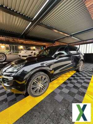 Photo porsche cayenne diesel platinum edition full black