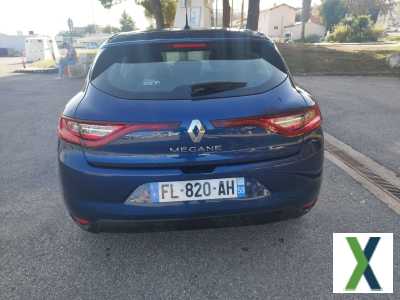 Photo renault megane Mégane IV Berline Blue dCi 95 Business