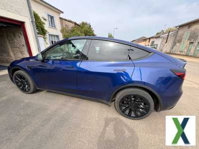 Photo tesla model y long range AWD