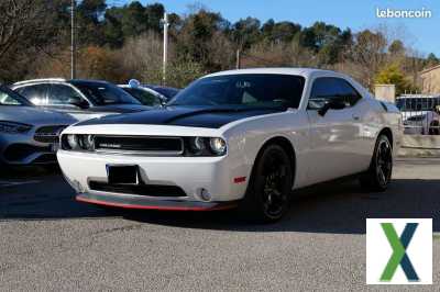 Photo dodge challenger 3.6 v6 305 ch sxt vehicule francais